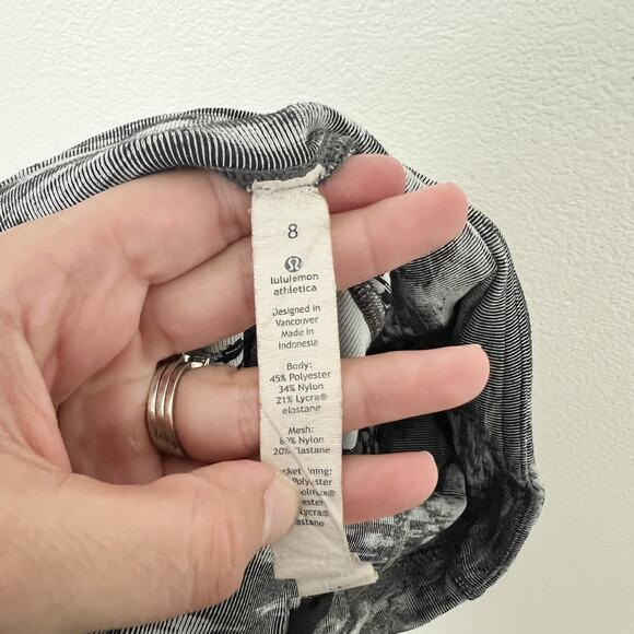 [Lululemon] Gray Jacquard Mid Rise Beat The Heat Tight Mesh Run Leggings Size 8 - Picture 11 of 11